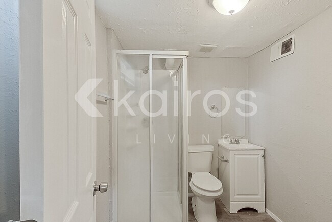 Building Photo - 2715 Benne Dr