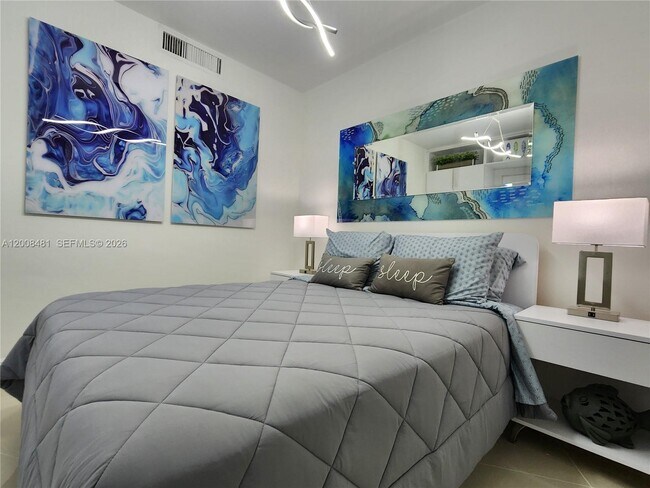 Building Photo - 3505 S Ocean Dr