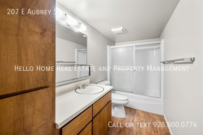 Building Photo - 207 E Aubrey St
