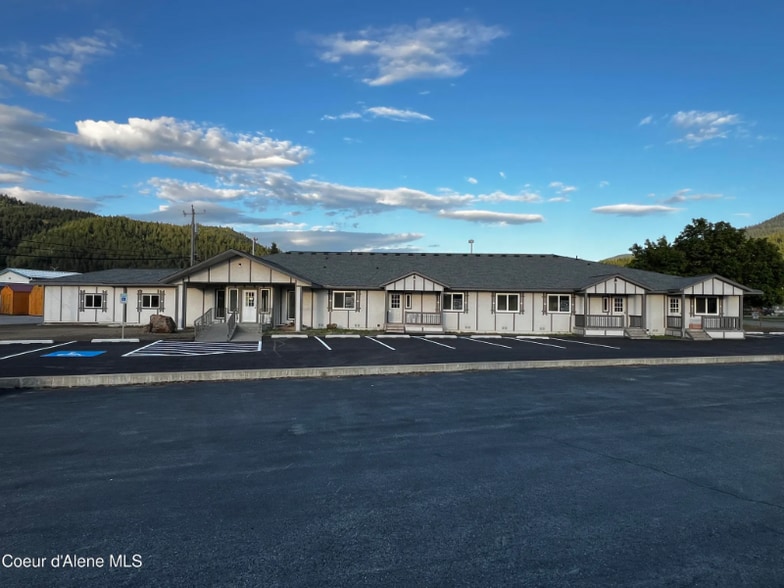 Building Photo - 140 Railroad Ave