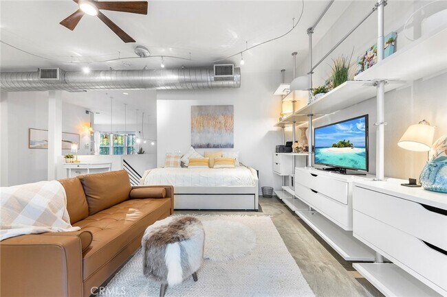 Building Photo - 210 N Spurgeon St