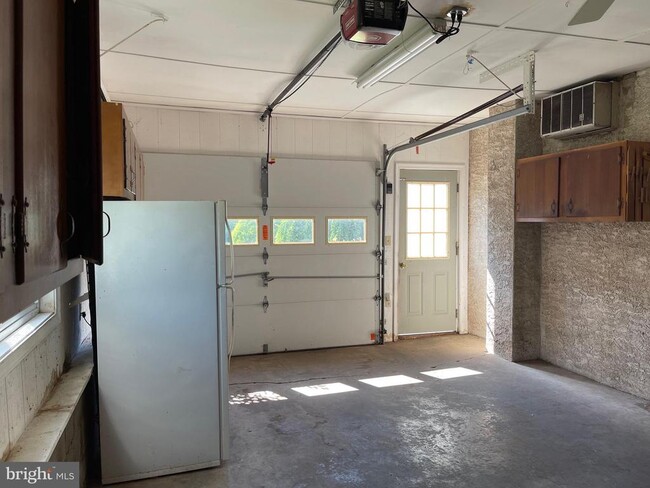 Building Photo - 1223 Township Line Rd