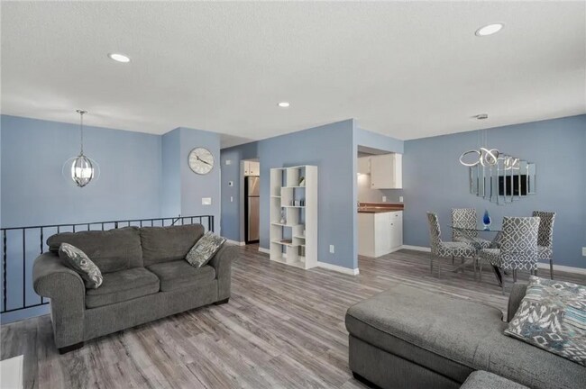 Building Photo - 9486 Kingsview Ln N