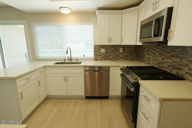 Building Photo - 89 Los Vientos Dr
