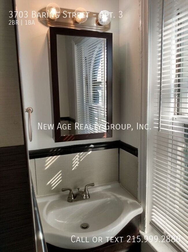 Building Photo - Large two bedroom apartment close to Drexe...
