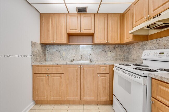 Building Photo - 13255 SW 9th Ct