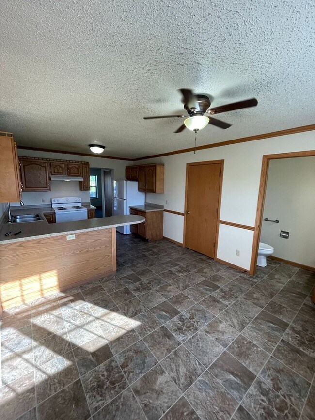 Building Photo - 804-806 N. Irene Ave