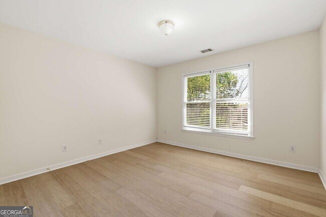Building Photo - 1702 Clay Brooke Ct SE