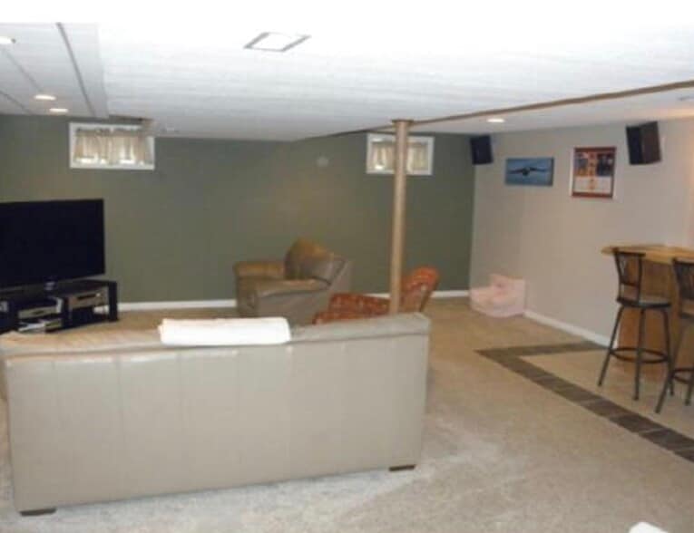 Building Photo - 1317 Cross Creek Dr