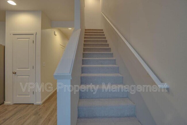 Building Photo - 2105 NE 118th Pl
