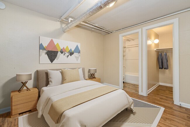 Building Photo - 1030 N Pearl St