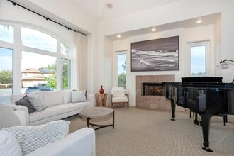 Building Photo - 527 Liverpool Dr