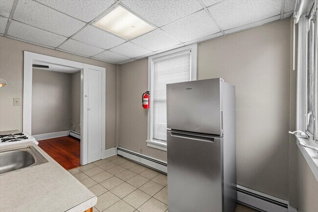 Building Photo - 329 E Union St