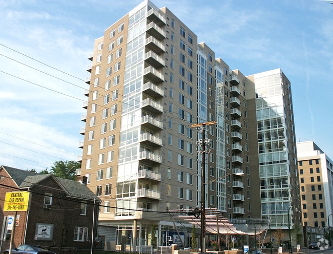 Building Photo - The Crescent
