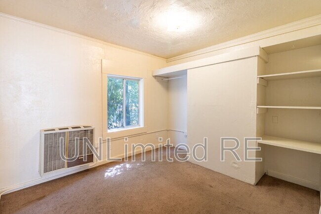 Building Photo - 306 S Humphreys St