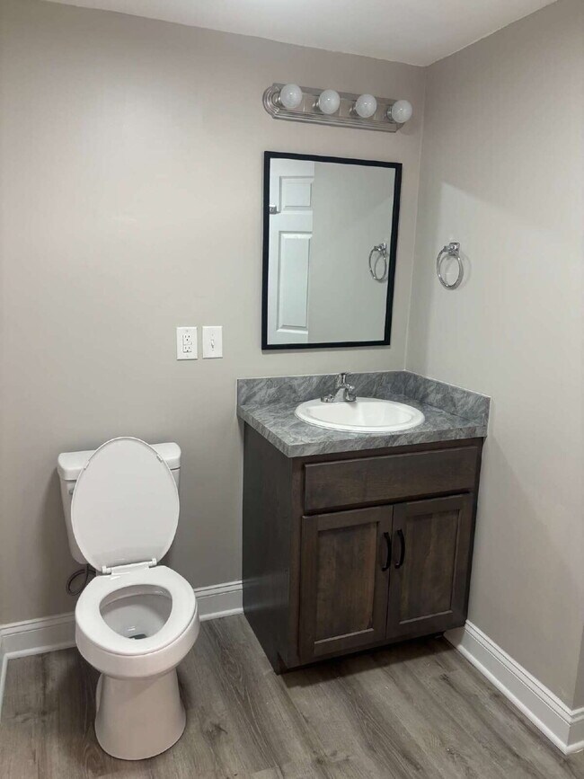 Building Photo - UNIQUE !  3-Bed Home with Scenic Views in ...