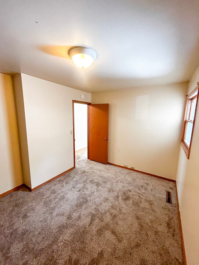 Building Photo - 405 S Cannon Ave