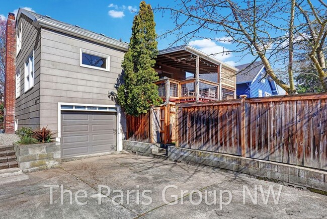 Building Photo - Craftsman Charm in the Heart of Ballard! *...