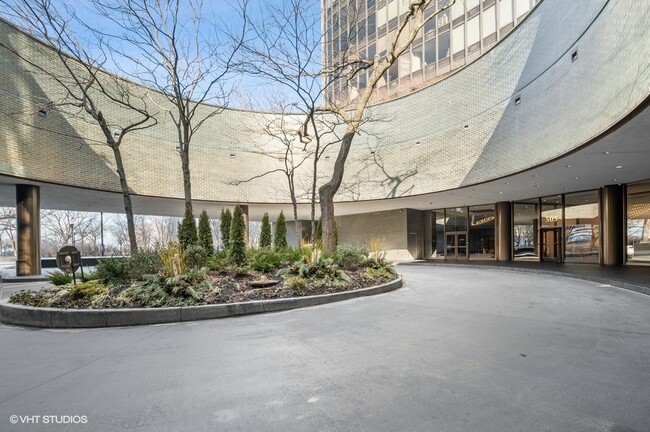 Building Photo - 505 N Lake Shore Dr