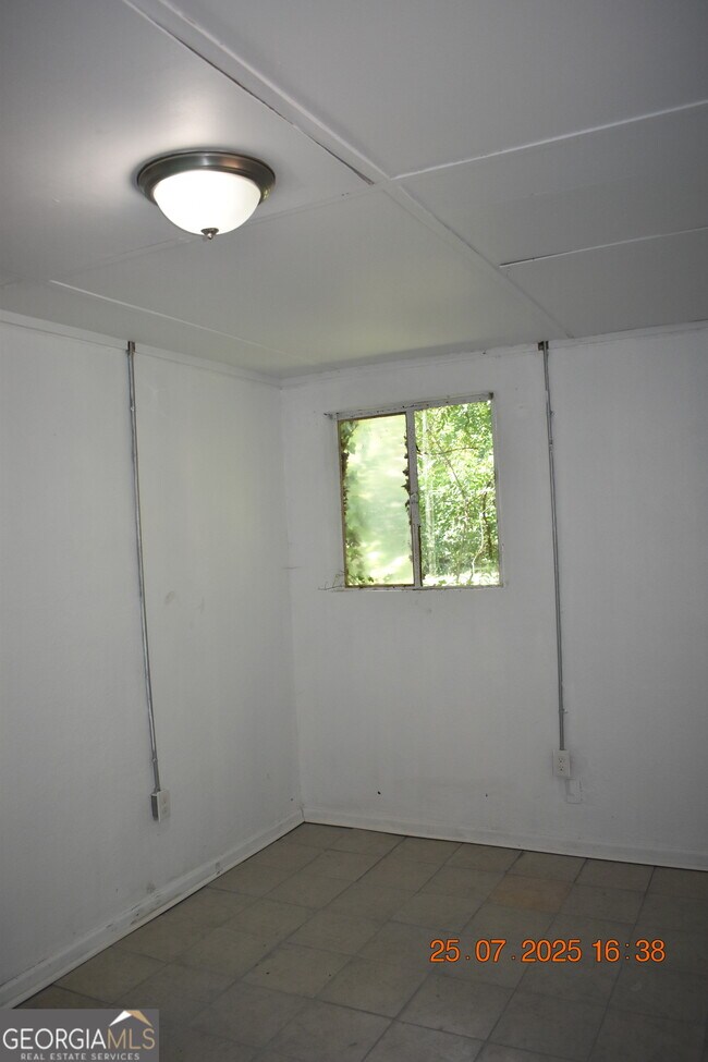 Building Photo - 1083 Nassau Pl