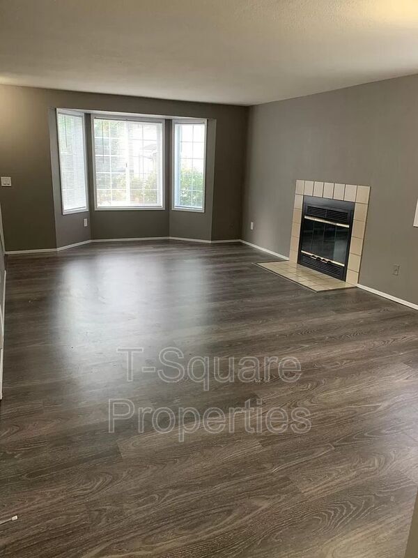 Building Photo - 9515 Firdale Ave