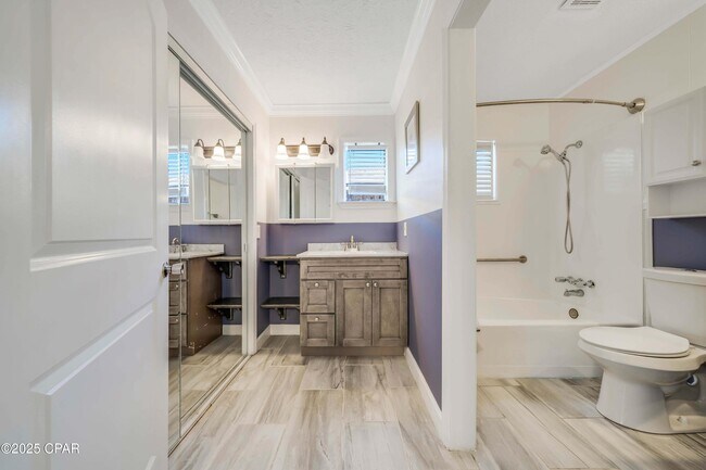 Building Photo - 205 Sunset Ln