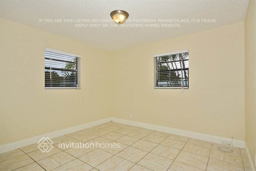Building Photo - 3792 SW 19th St