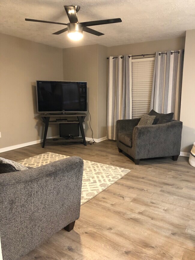 Building Photo - 2402 Sycamore Ave