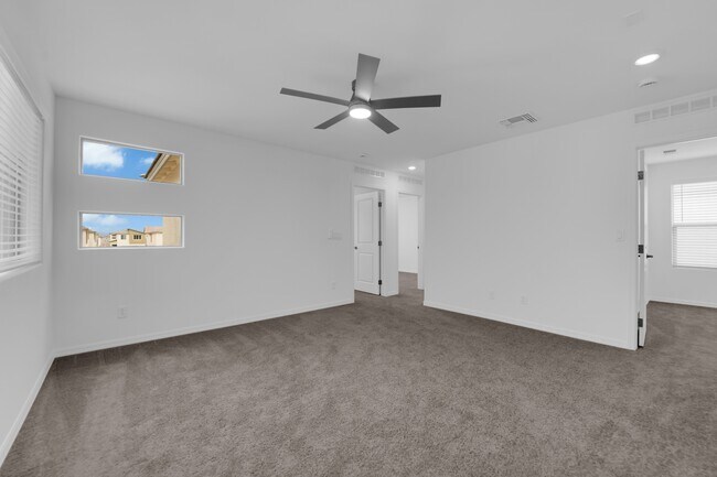 Building Photo - 10239 Estancia Hl St