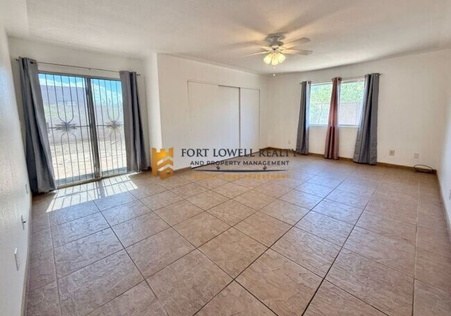 Building Photo - Charming three bedroom - two bathroom GREA...