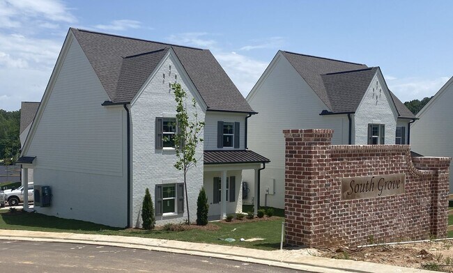 Building Photo - 676 Cottage Grove Dr