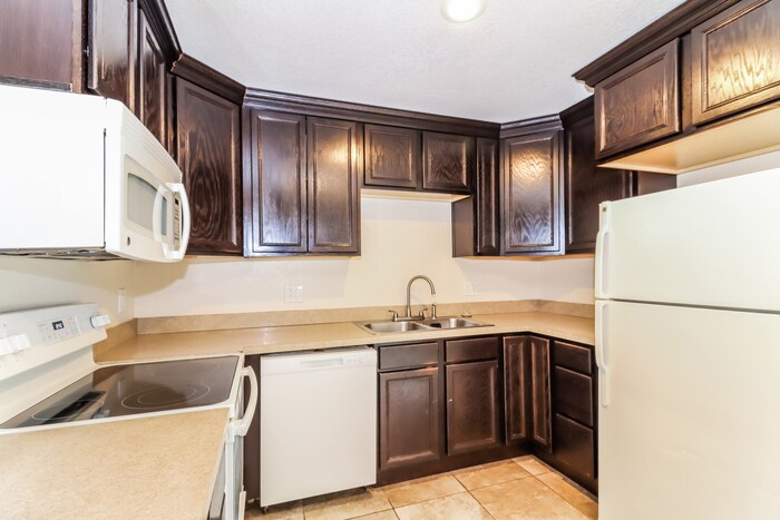 Building Photo - 6707 Sierra Terrace