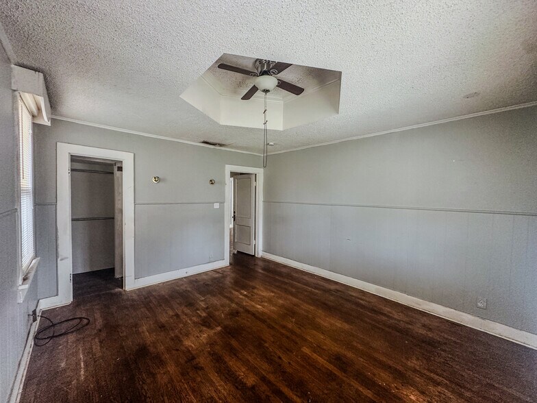 Building Photo - 1912 20th St