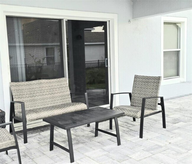 Building Photo - 2823 Maguire Dr