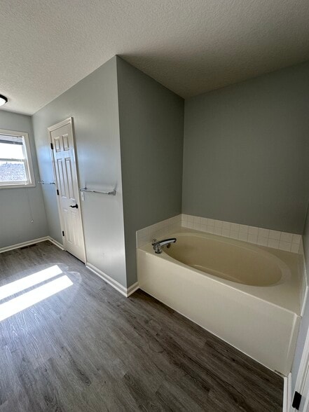 Master Bathroom - 411 Treeline Cv