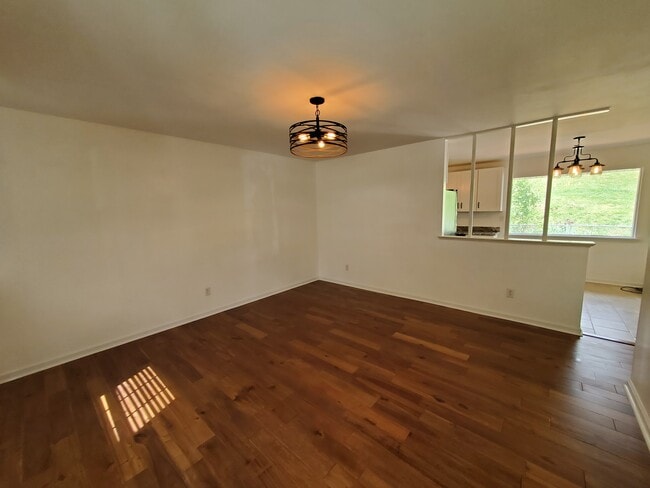 Building Photo - 406 Missimer Ln