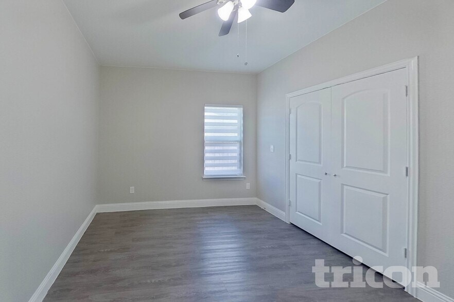 Building Photo - 1908 Carrington Dr