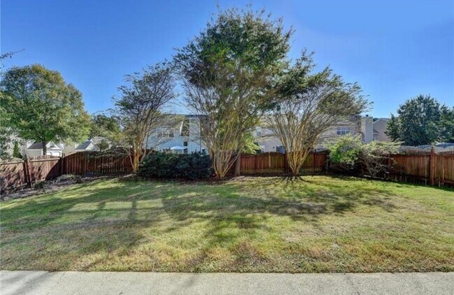 Building Photo - 300 Treyford Ct
