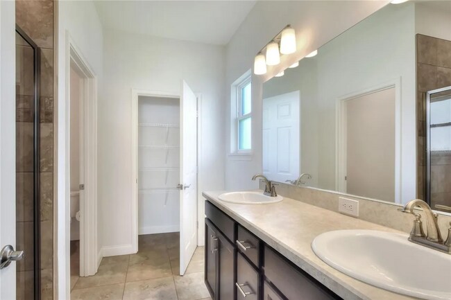 Building Photo - South Lakeland rental!