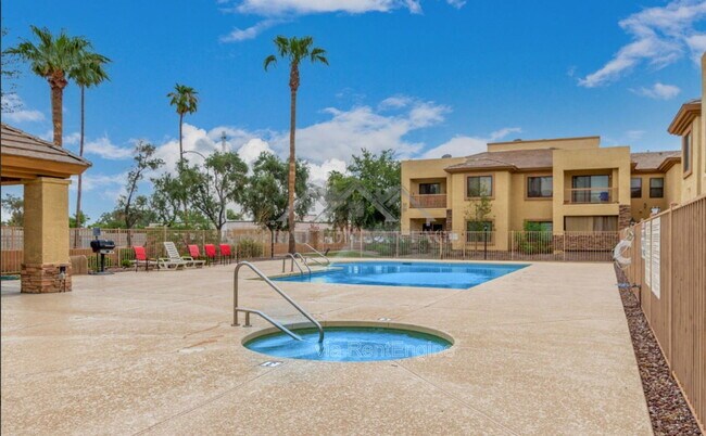 Building Photo - 6770 N 47th Ave