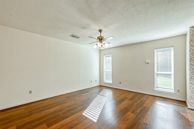 Building Photo - 2438 Hodges Bend Cir