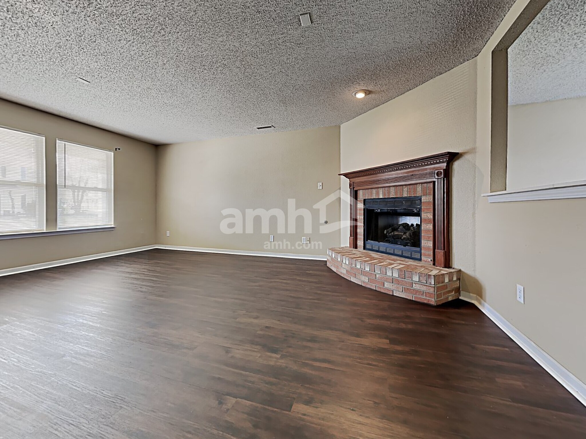 Building Photo - 356 Sunbeam Ln