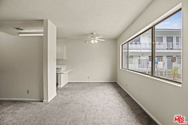 Primary Photo - 1295 Federal Ave