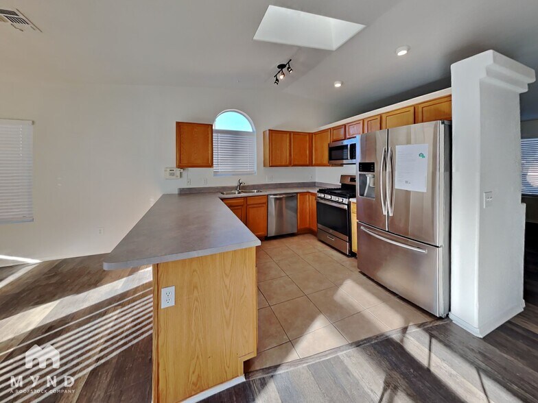 Building Photo - 4230 S Mayberry Pl