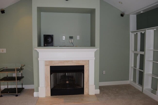 Building Photo - 6321 Park Creek Dr