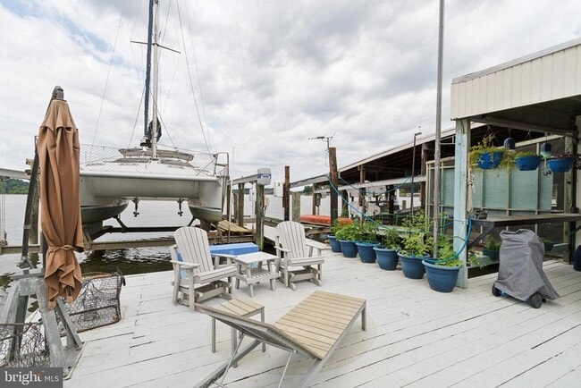 Building Photo - 36 Shore Dr