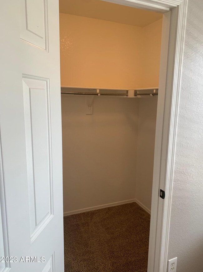 Building Photo - 494 W Cotton Ln