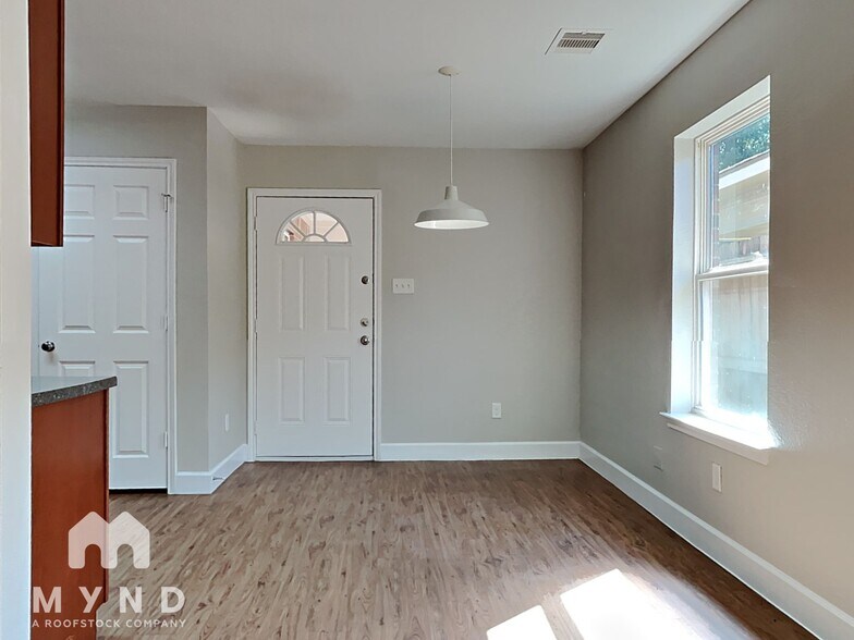 Building Photo - 8418 Laura Koppe Rd
