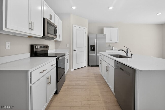 Building Photo - 553 Kingsbury Ln