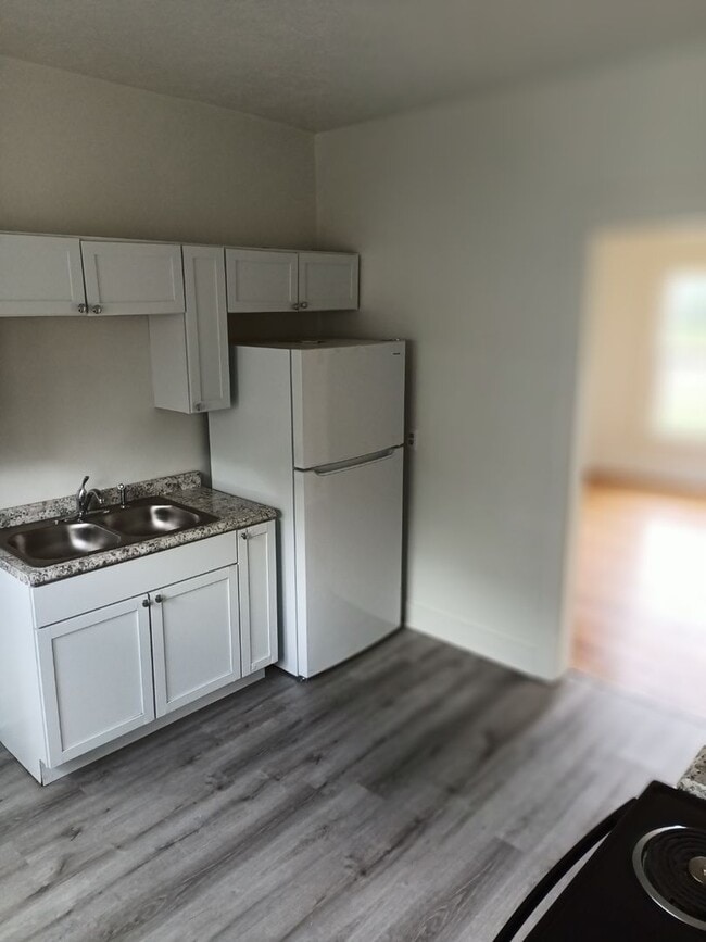 Building Photo - BUY ON CONTRACT MOVE IN READY! RENT TO OWN...